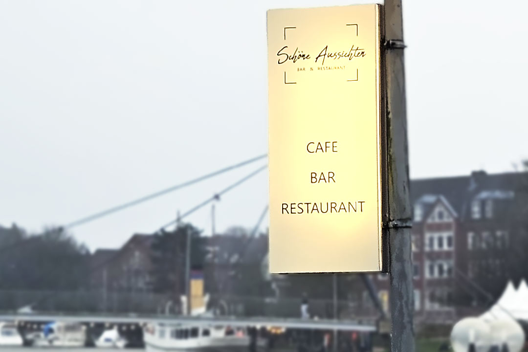 Restaurantschild mit Beleuchtung